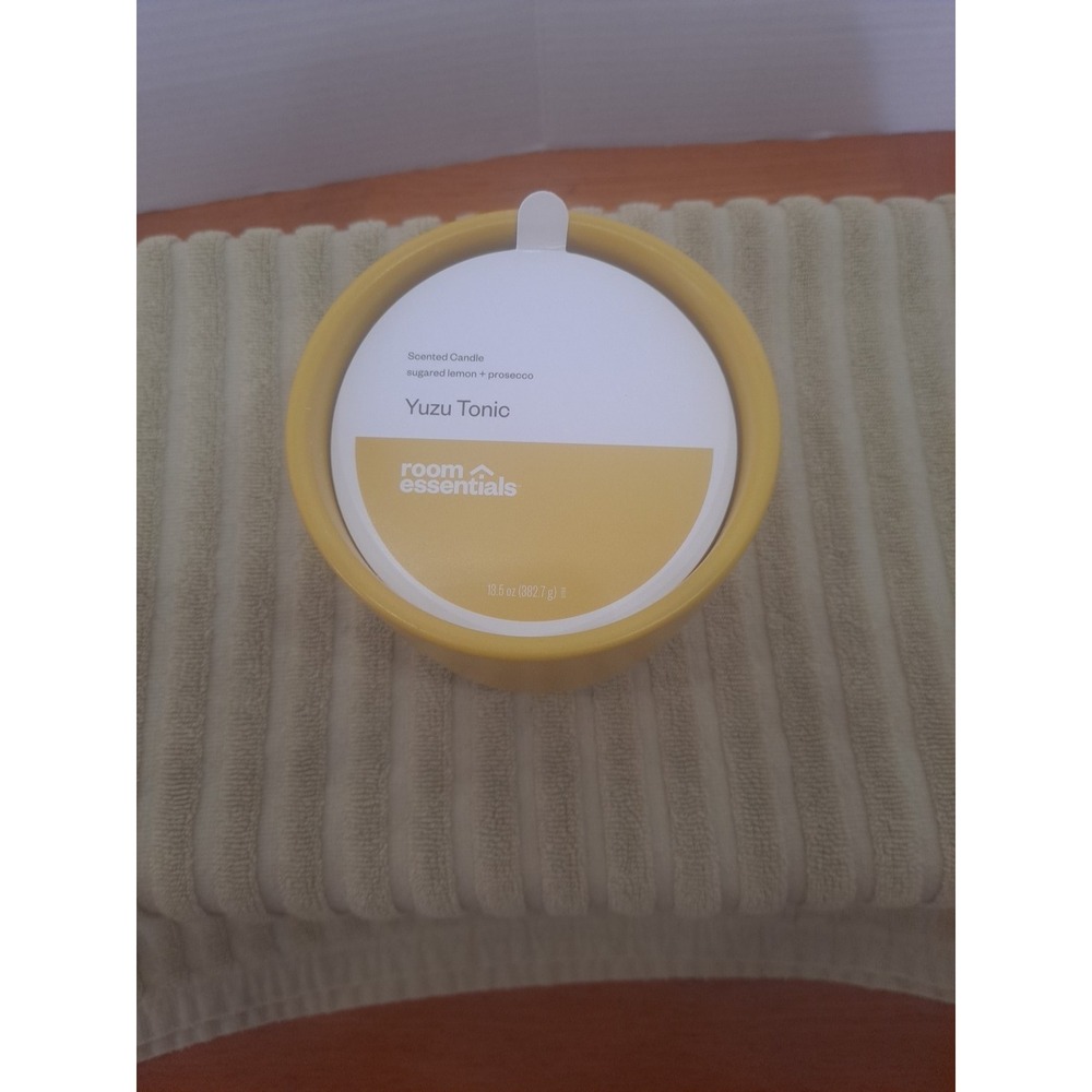 Room Essentials 2-Wick Ceramic Jar Candle Yuzu Tonic 13.5oz Sugared Lemon Prosec